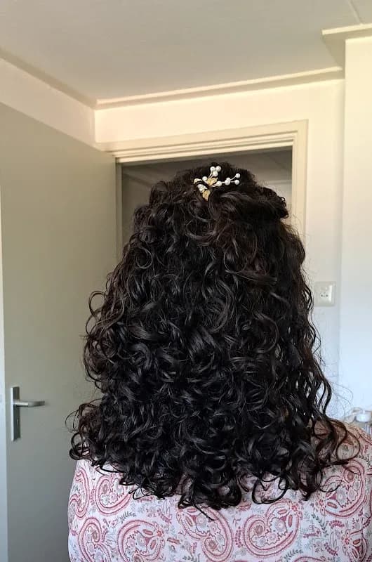 Curlies Only