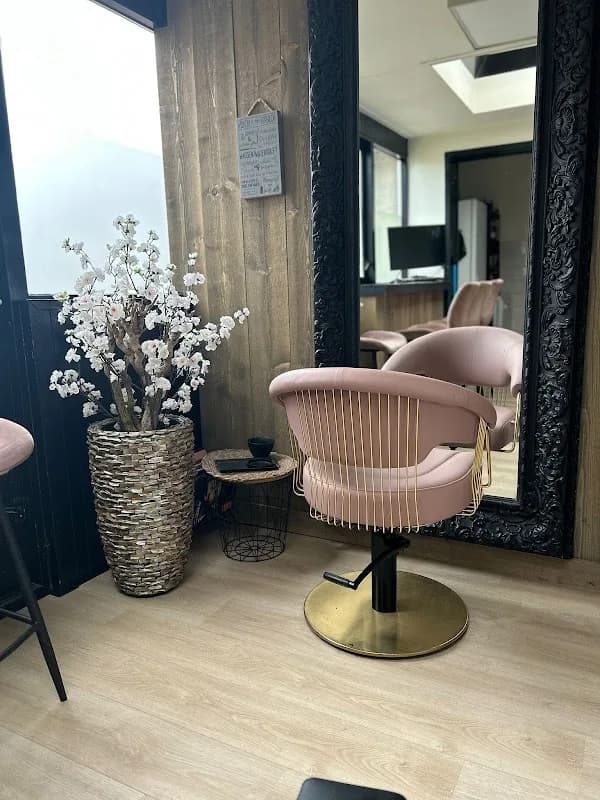 Divine Hair and Make up