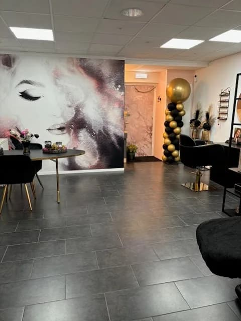 Flying Lines Beauty Salon