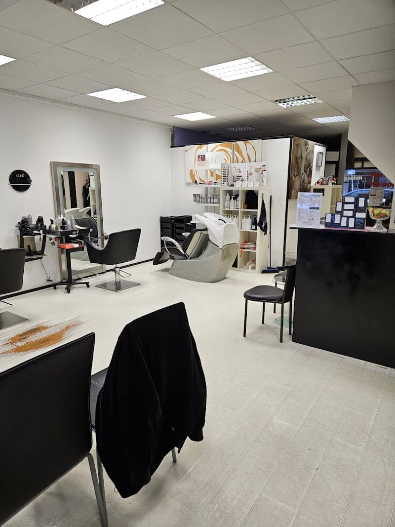 Kapsalon-Zonnestudio Yasmin - Amsterdam