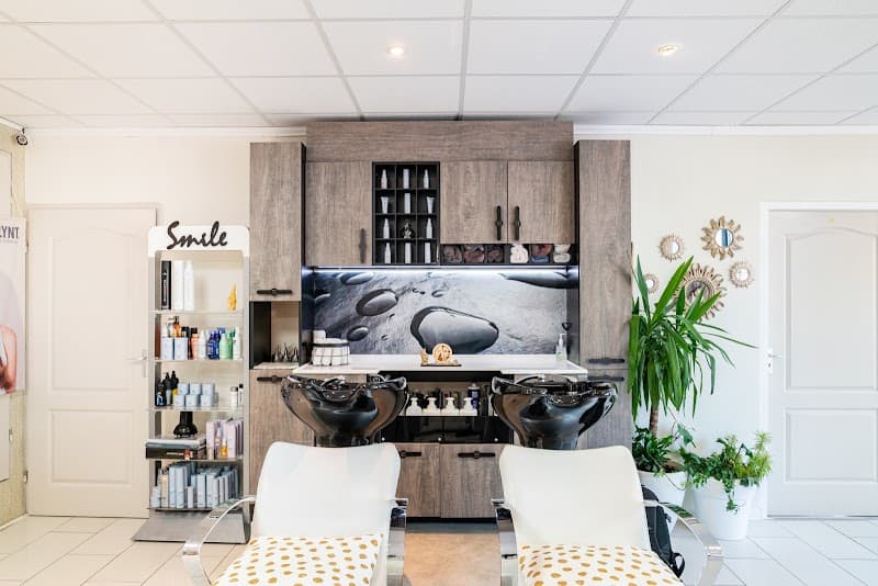 Luxury Hair and Beauty - Leiden