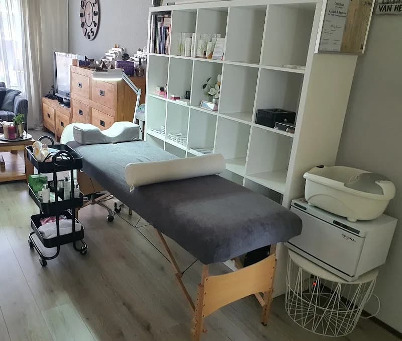 Mandy's Lashes, Brows & More - Dordrecht