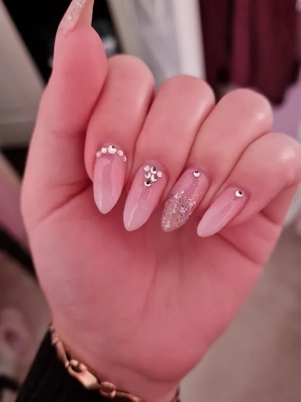 QT Nails