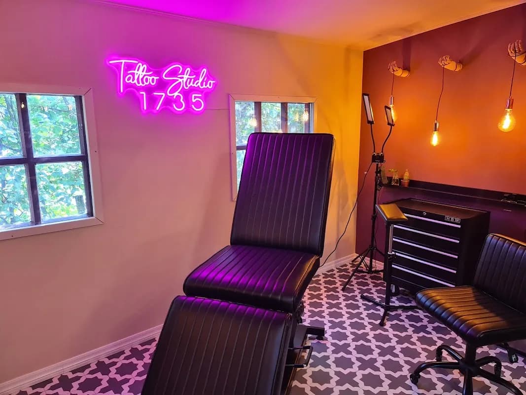Studio 1735