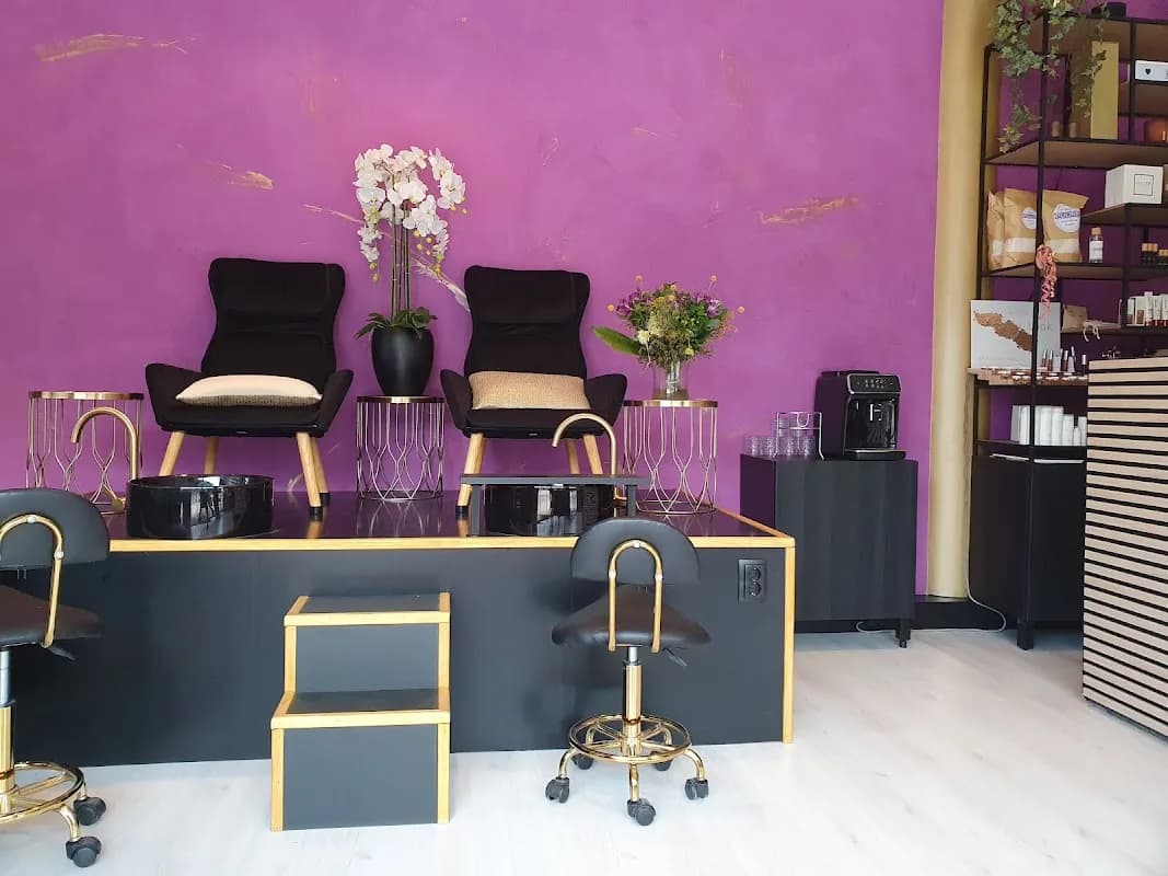 Valk Beauty and Health