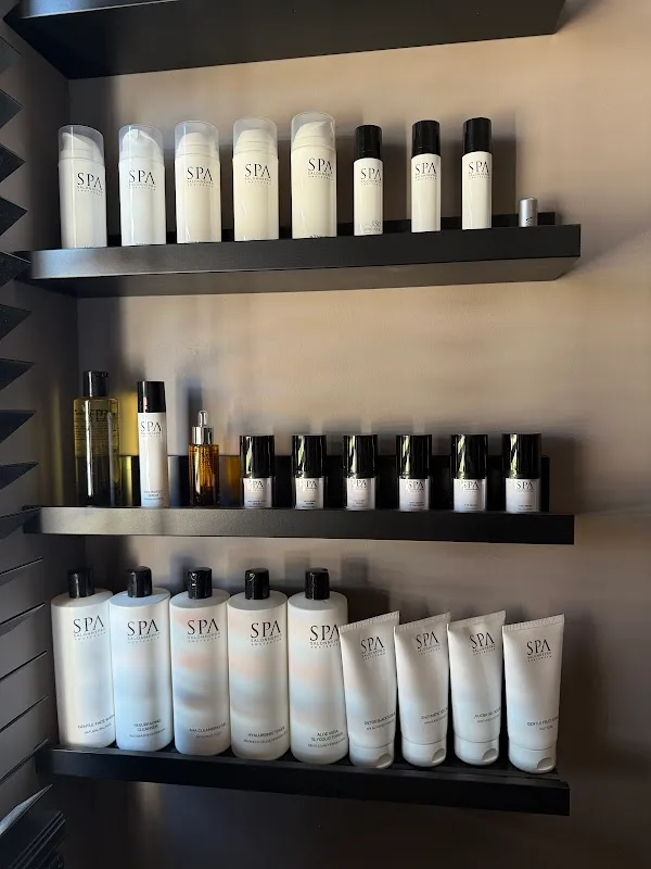Foto van Aesthetic Evoke uw schoonheidssalon, hair tattoo shop en permanente make-up