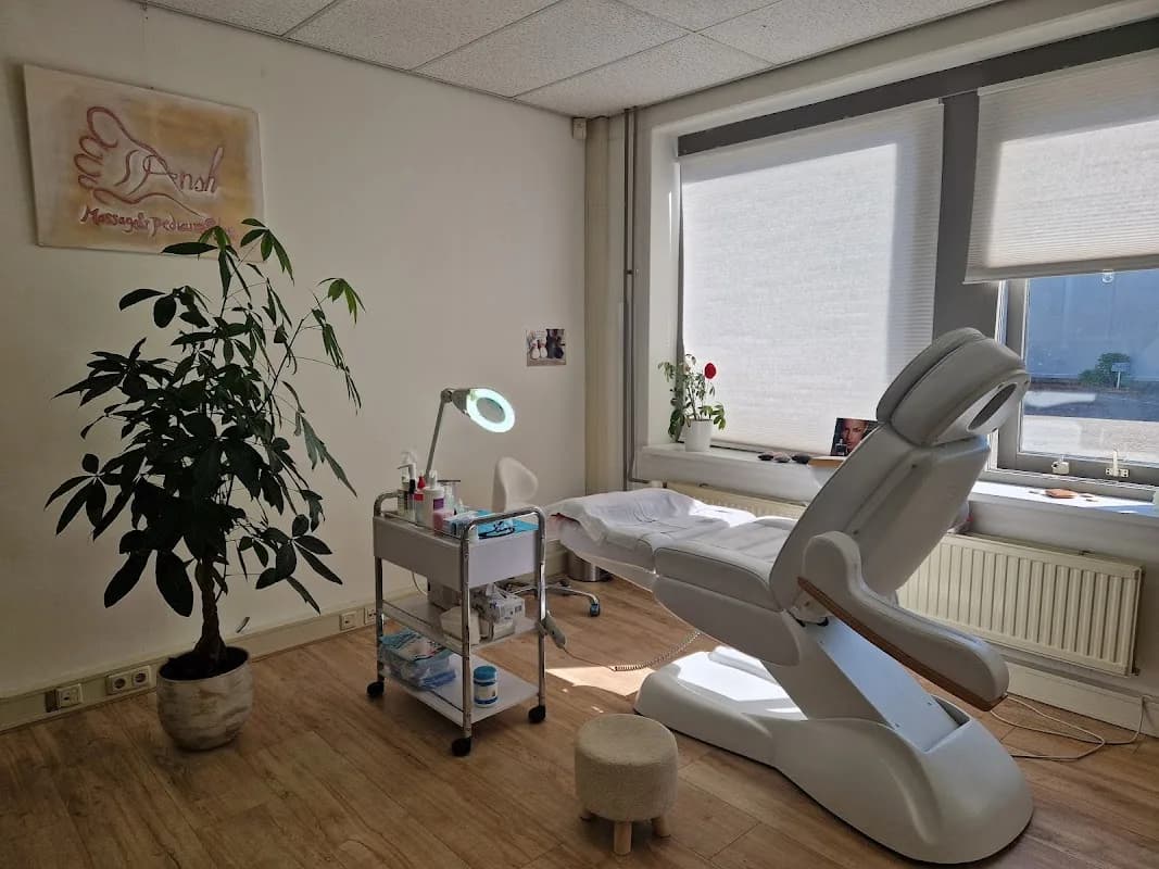 Foto van Ansh Massage & Pedicure Salon