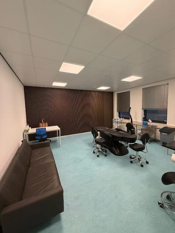 Foto van Askan Hair Clinic | Haartransplantatie in Nederland | Turkse Haartransplantatie-specialisten