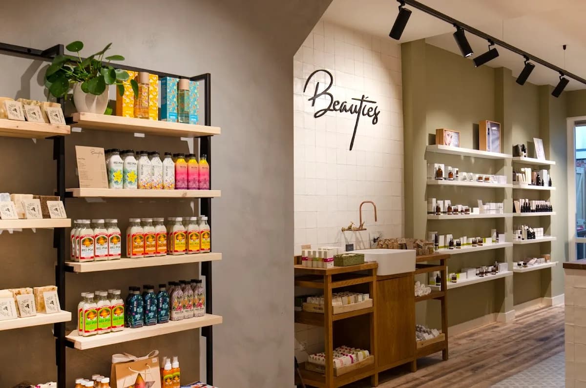 Foto van Beauties Cosmetics & Treatments