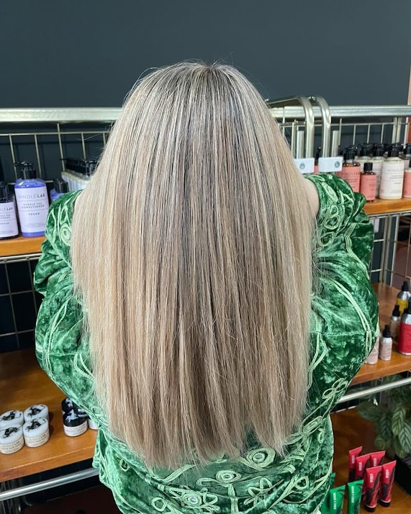 Charlie Charlie Lima - Leiden