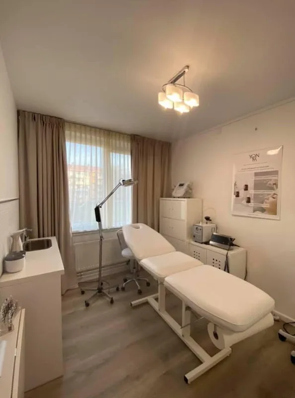 Claude beauty salon