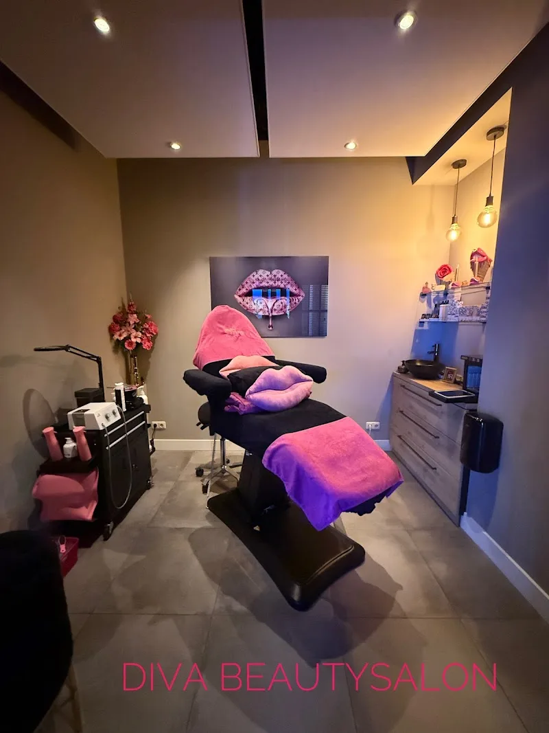 Diva Beautysalon (ingang Sundays zonnestudio) - Breda