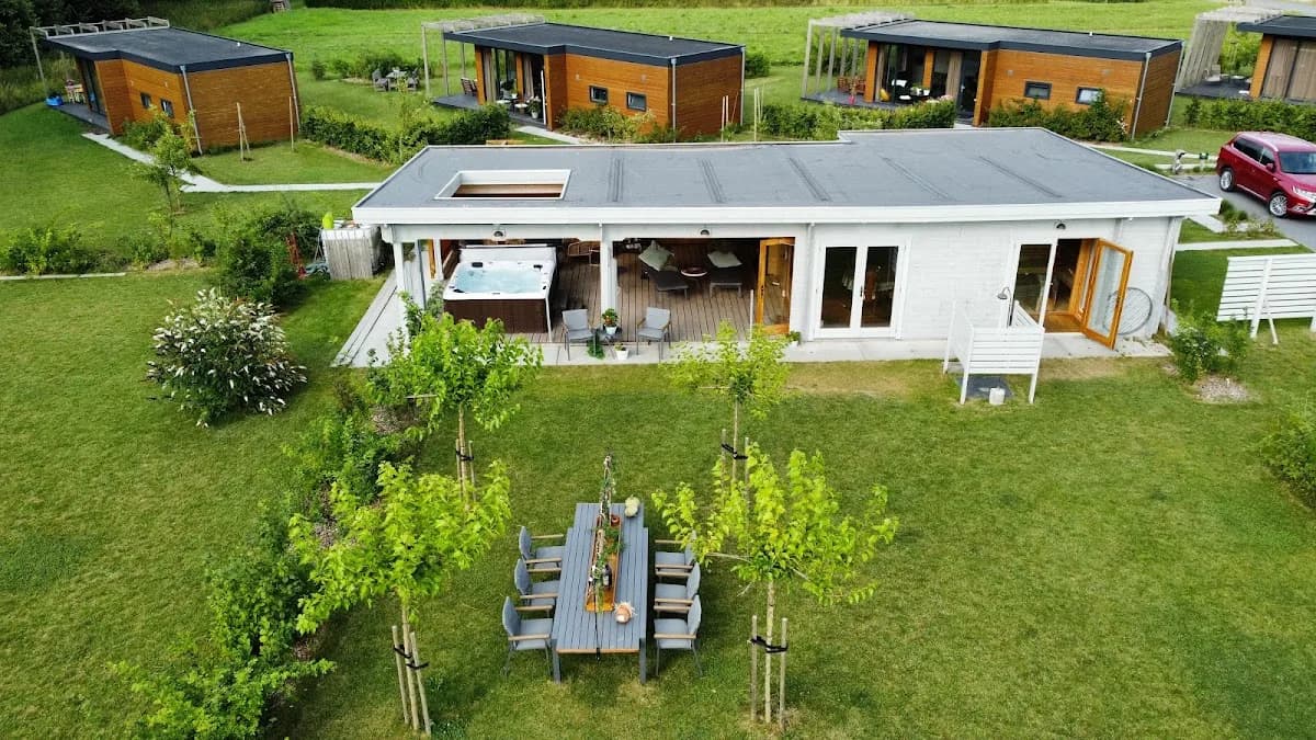 Foto van EEMHOUSES - SAUNA en VAKANTIE huisjes