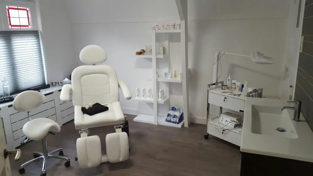 Foto van Feet 'n Brows, Pedicure en semi permanente make up