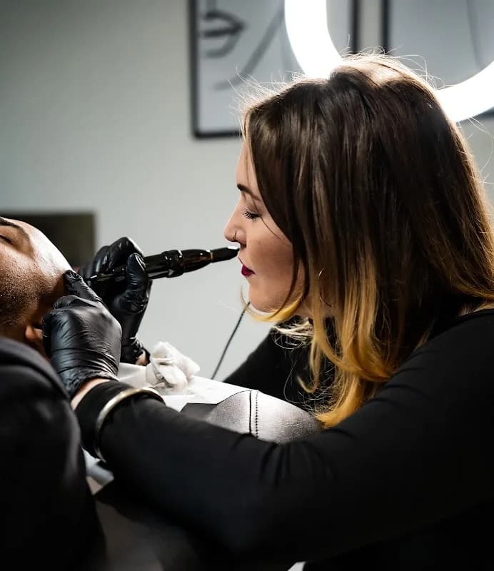 Hair Solutions Clinic | Haar pigmentatie specialist | Ombre Powder Brows