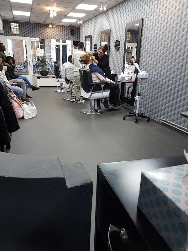 Foto van HEREN & damesKAPSALON NewFace - Hertogenbosch💈✂