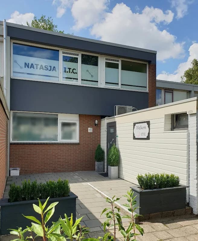 Foto van I.T.C Emmen praktijk voor ingetrokken tepelcorrectie
